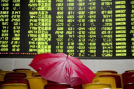 China Stocks Retreat the Most in 3 Weeks on Liquidity Jitters