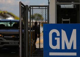 GM plans to seek banking charter for auto-lending business: WSJ