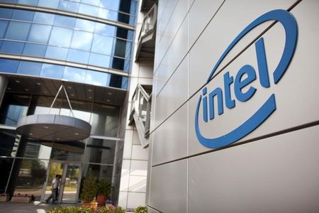Intel Slips on Apple Chips