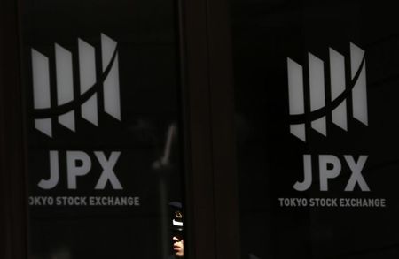 Japan stocks lower at close of trade; Nikkei 225 down 0.39%