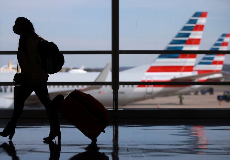 U.S. airlines cut 29,000 workers through mid-October: Transportation Dept