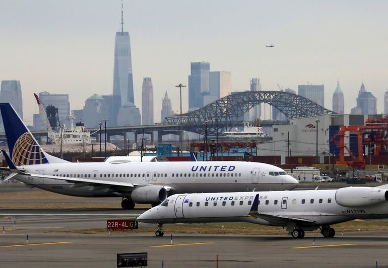 United Airlines unveils plan to protect tax assets