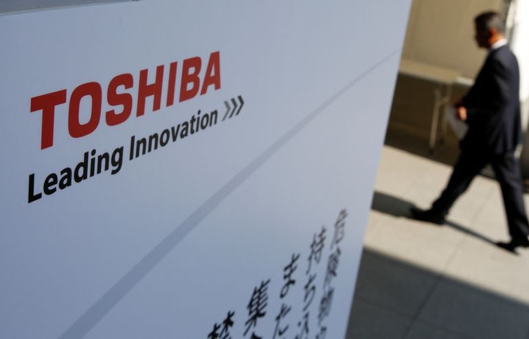 U.S. hedge fund Farallon joins top Toshiba shareholder in call for EGM