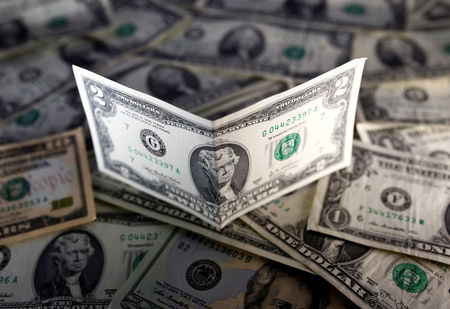 Dollar Down Over Continued Hopes for Low U.S. Interest Rates, COVID-19 Recovery