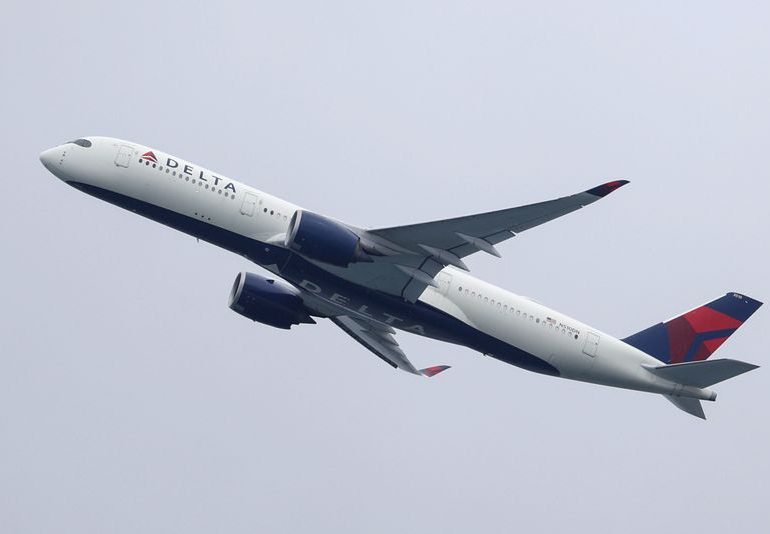 Delta CEO expects positive cash flow by spring - memo