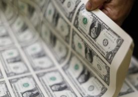 Dollar Edges Higher; Treasury Yields Rise After Powell's Comments