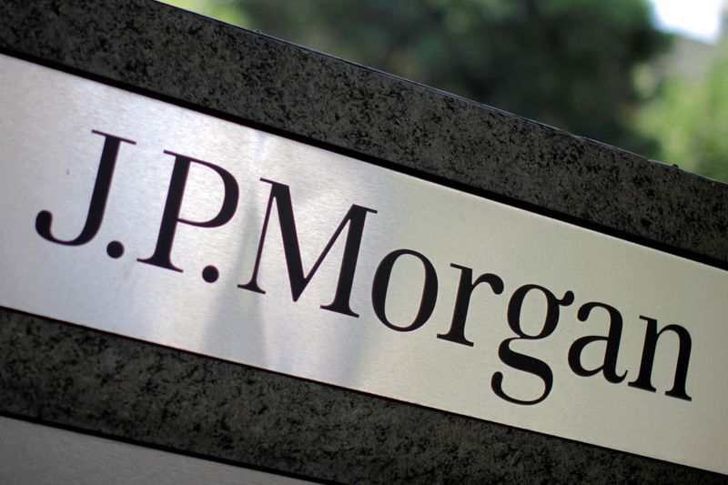JPMorgan cuts emerging market currencies to 'underweight'