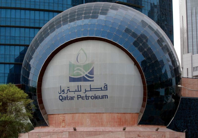Exclusive-Energy majors bid for Qatar LNG project despite lower returns