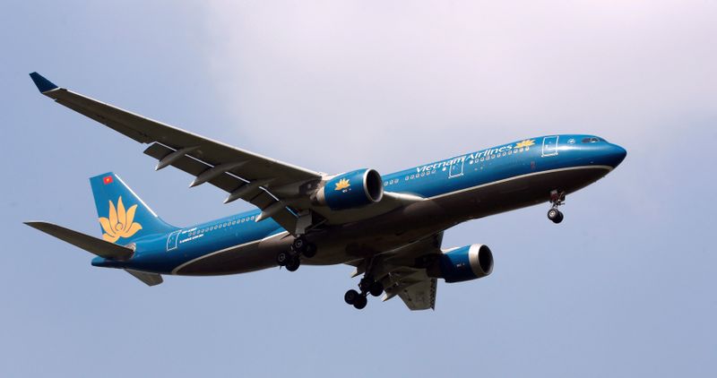 Banks pledge loans to help Vietnam Airlines avoid bankruptcy - media
