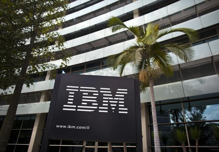 IBM quarterly revenue beats on cloud strength, shares rise By Reuters