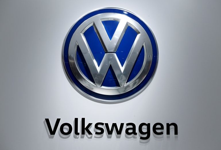 Glass Lewis urges investors to keep pressure on Volkswagen over dieselgate By Reuters
