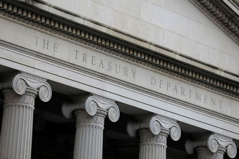 Investors pile into longer-dated Treasury ETFs as bond yields fall