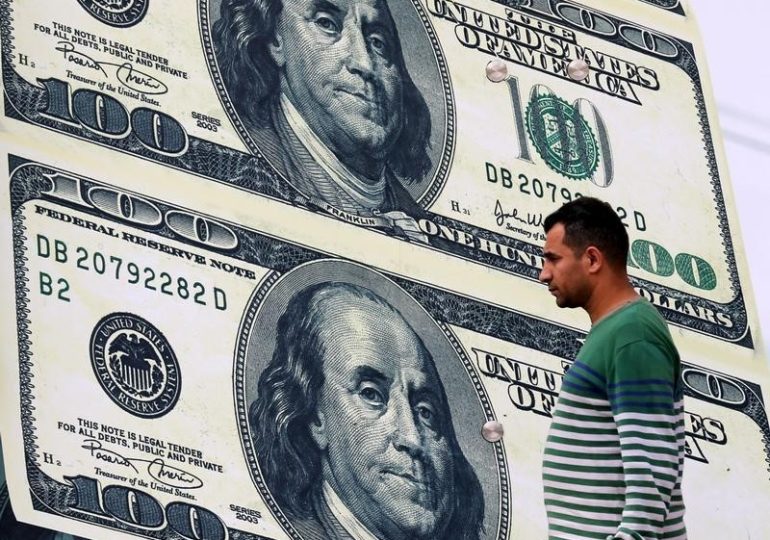 Rouble, euro plunge after West steps up Russia sanctions; yen gains By Reuters