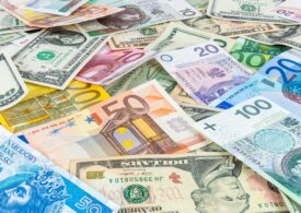 Lira Weakens as Corporates Keep Buying Dollars Despite New Rule By Bloomberg