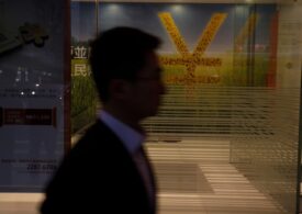 Investment banks rush to cut yuan forecasts following rapid losses By Reuters
