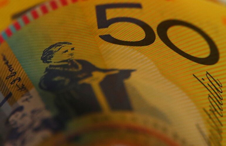 Australian Dollar Tumbles after RBA Disappoints, Asia FX Rises By Investing.com